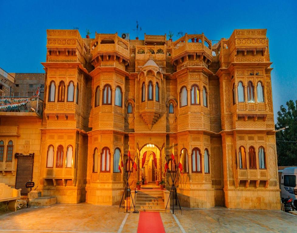 Fotografie z fotogalerie ubytování Hotel Lal Garh Fort And Palace v destinaci Džaisalmér