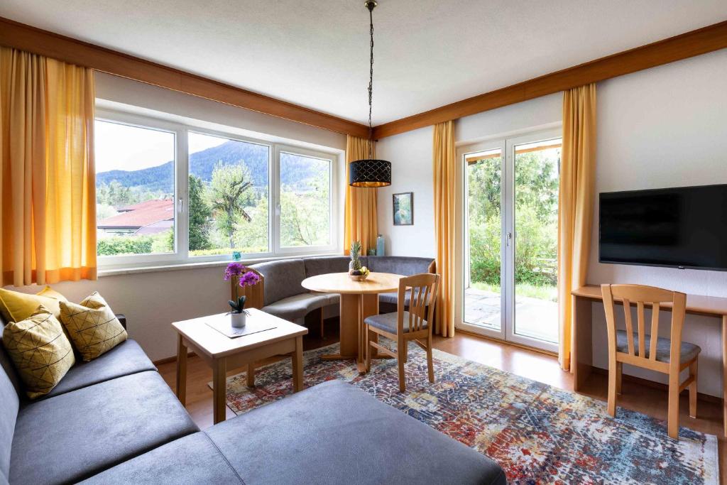 Telewizja i/lub zestaw kina domowego w obiekcie Appartementhaus Bergland
