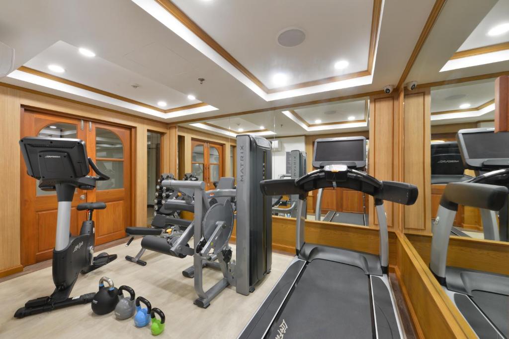 Oakwood Hotel & Residence Bangkok photo