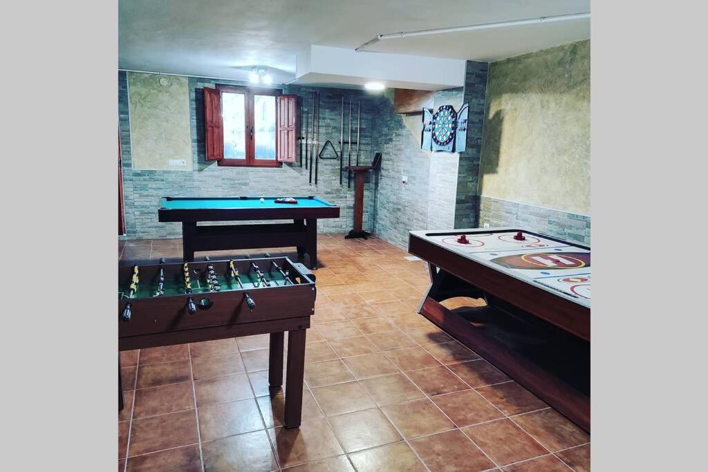 Biliardový stôl v ubytovaní Casa Rural La Vizana