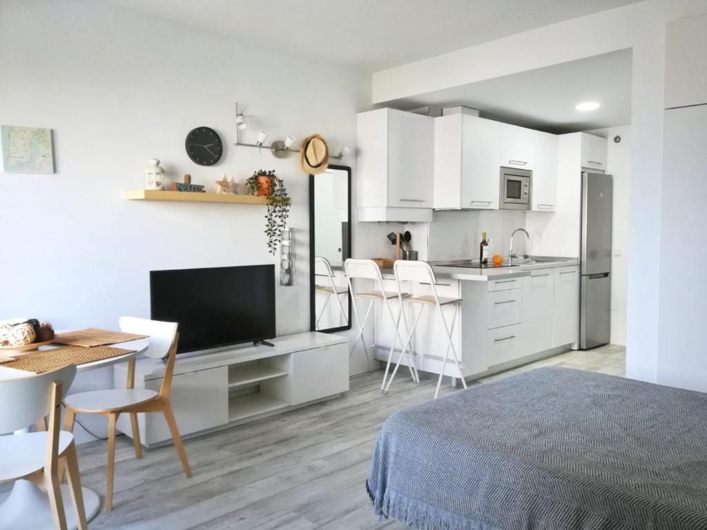 A kitchen or kitchenette at Benal Beach Holidays