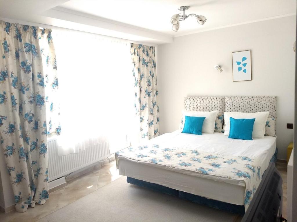 White Rose Guest Rooms - Studio De Famille