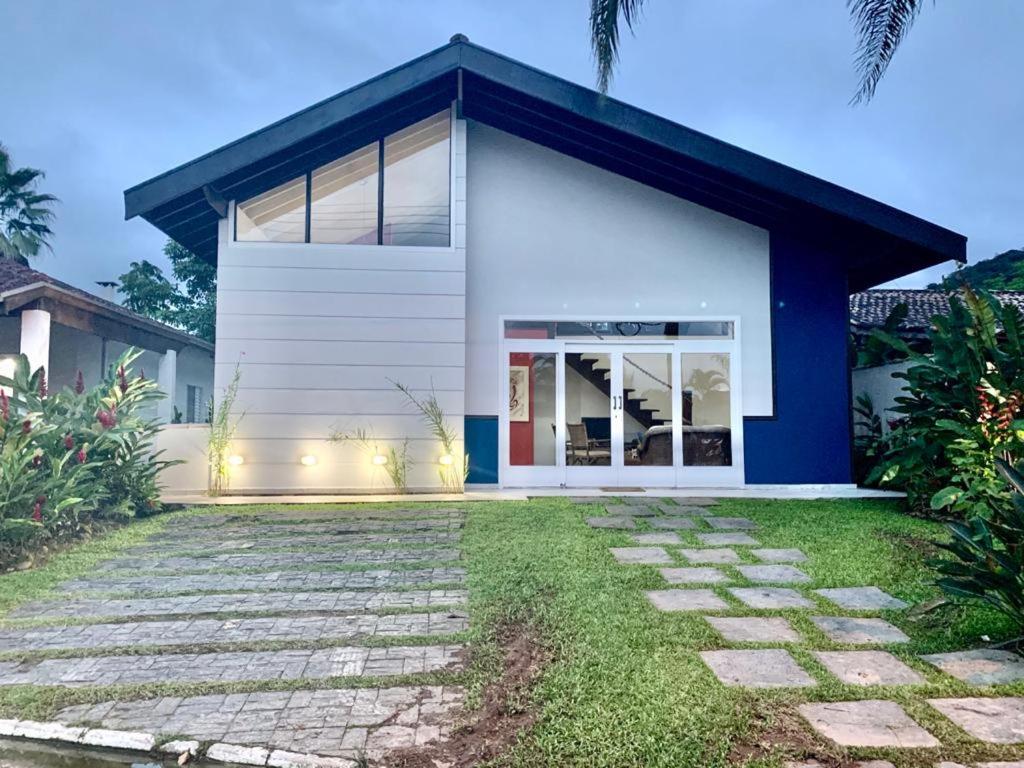  CASA UBATUBA CONDOMINIO FECHADO