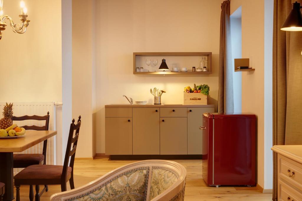 Kuchnia lub aneks kuchenny w obiekcie Historic Guesthouse BIRCHER B&B Apartments near Sterzing