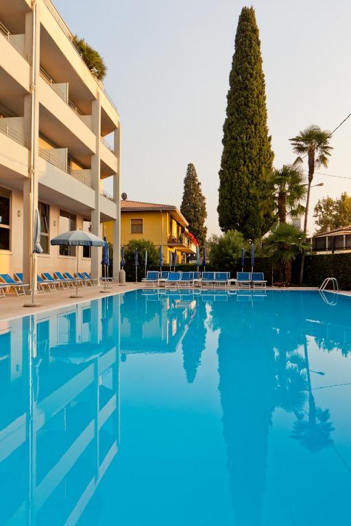 Bazén v ubytování Hotel Idania nebo v jeho okolí