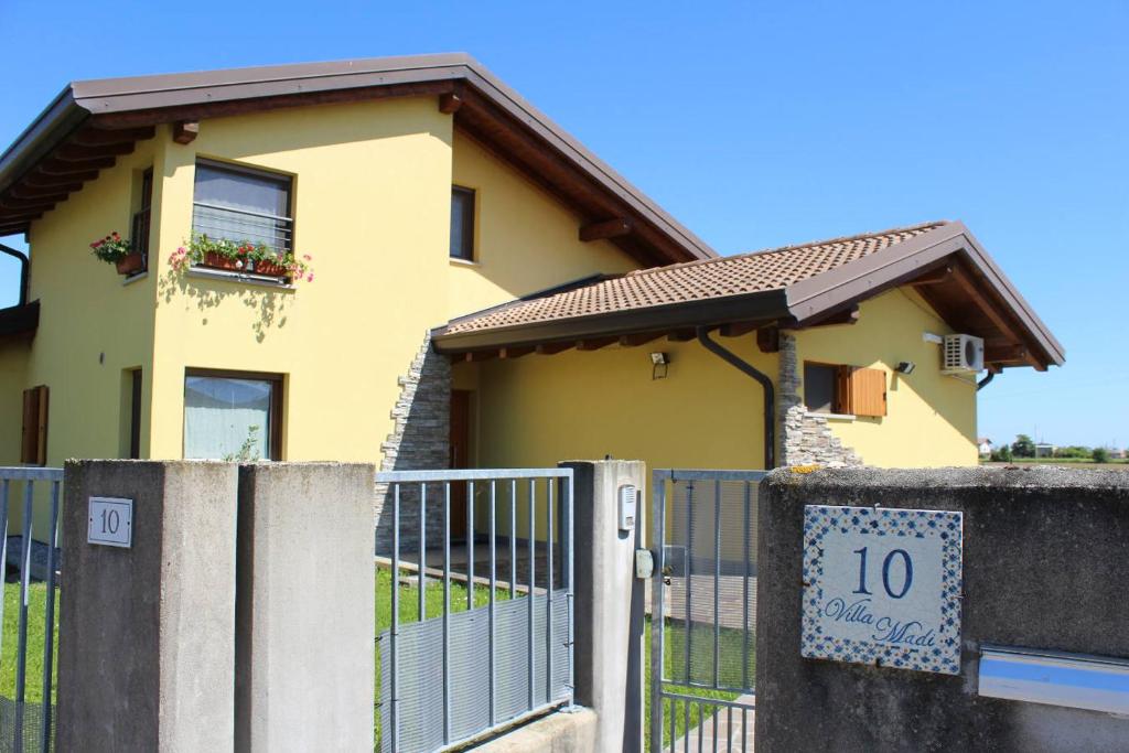 Budova, kde se bed and breakfast nachází