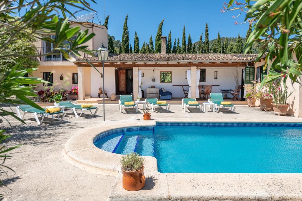 Bazén v ubytování Villa Sa Torre with pool in Mallorca nebo v jeho okolí