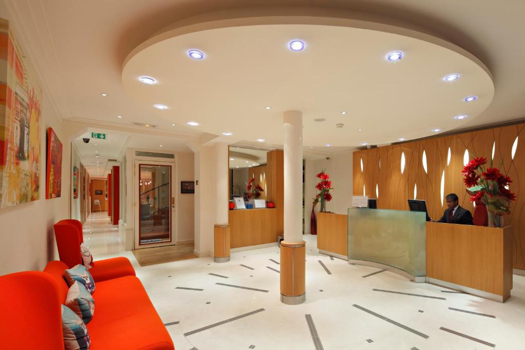 Westside Arc de Triomphe Hotel - Resim 10