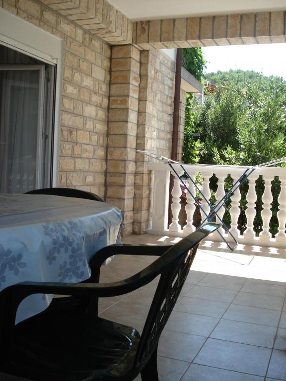 Balkón alebo terasa v ubytovaní Holiday apartment in Drage with terrace, air conditioning, W-LAN 5013-3