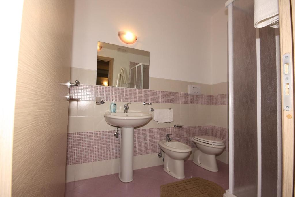 Łazienka w obiekcie Hotel La Marina