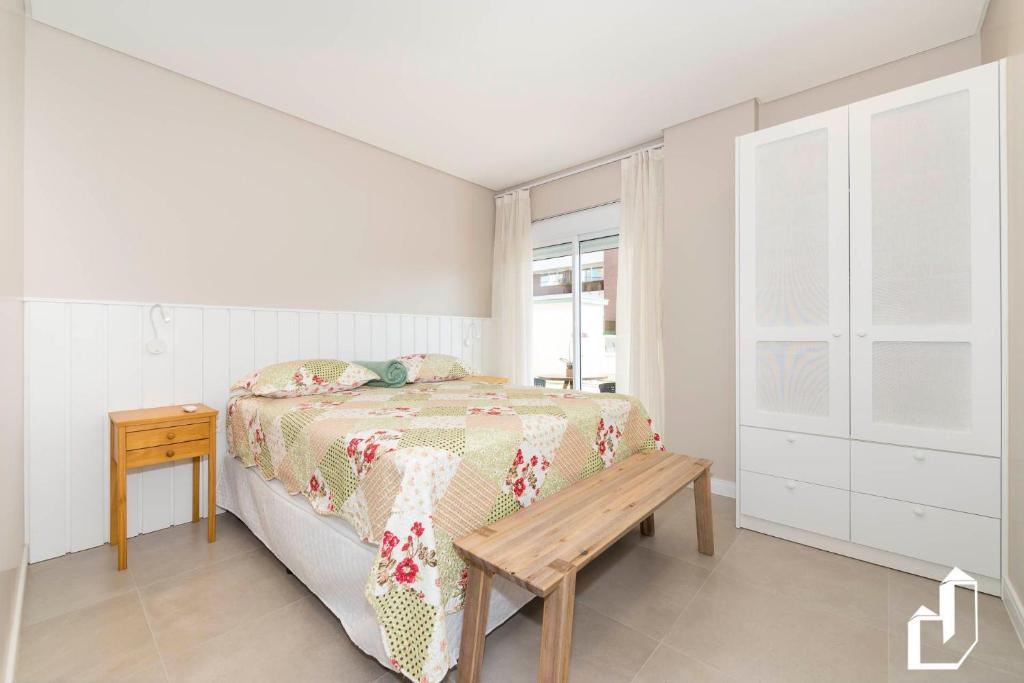  Apartamento térreo com 02 suítes e jacuzzi aquecida