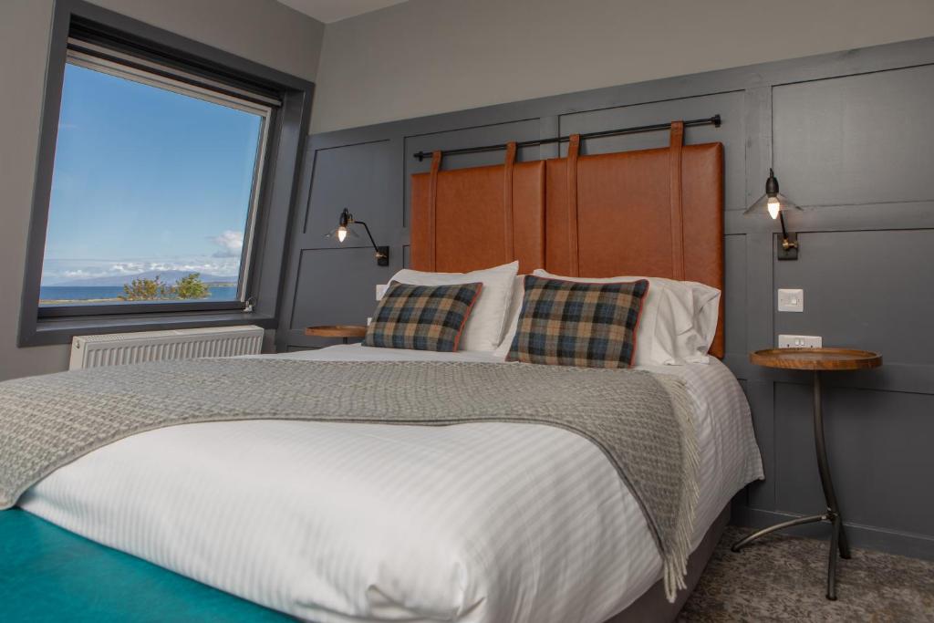 Postel nebo postele na pokoji v ubytování The Hebridean - Rooms & Apartments