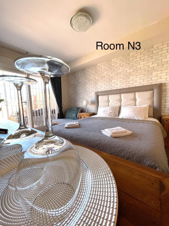 Postel nebo postele na pokoji v ubytování Marbella Deluxe Rooms in Royal Cabopino Townhouse