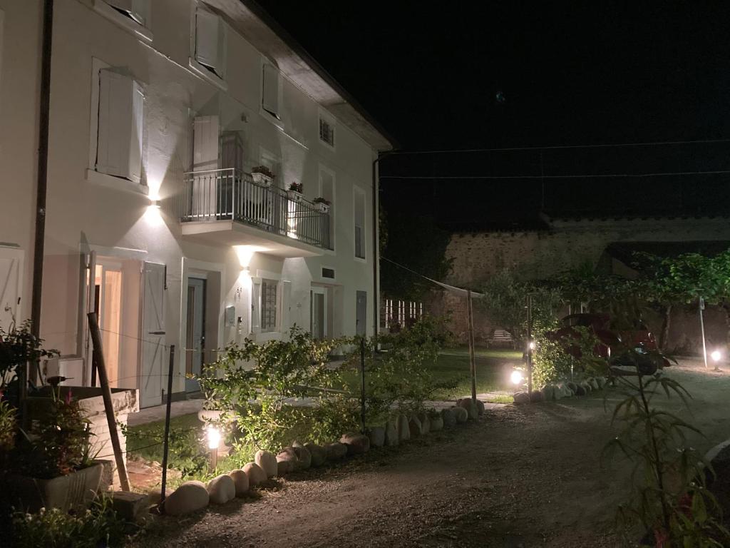 Vonkajšia záhrada v ubytovaní Casale Luel