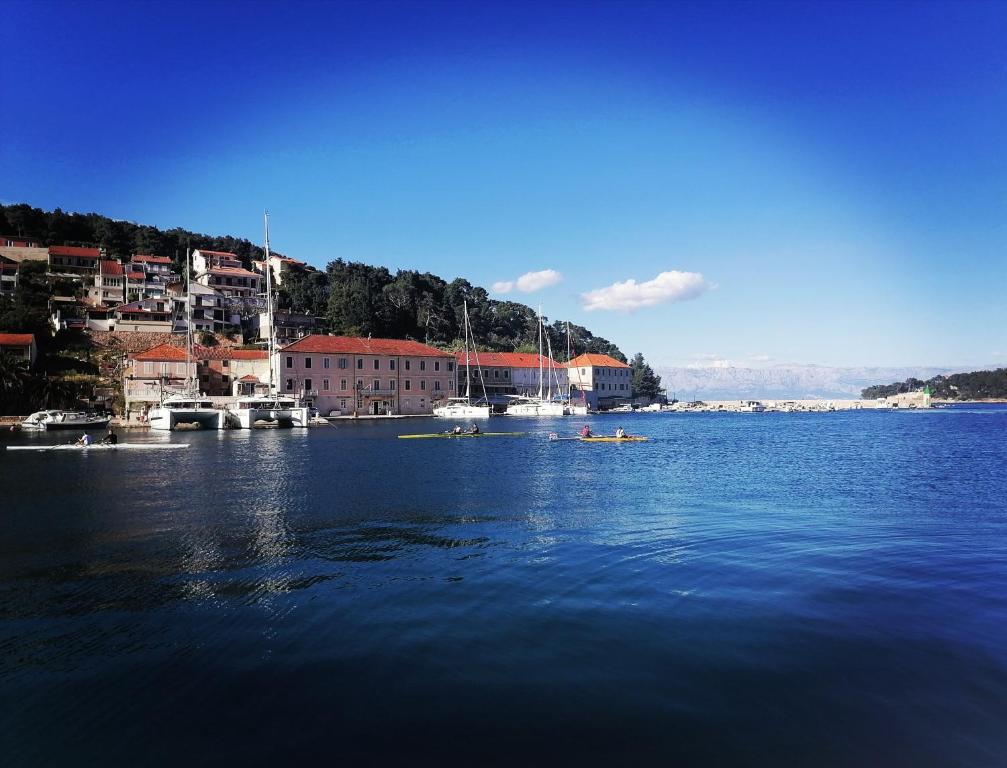 Gallery image of Apartmani Beroš in Jelsa