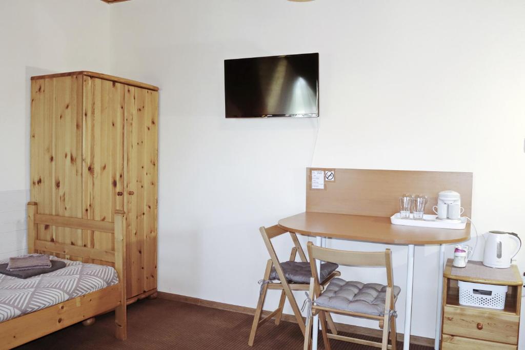 Tolena Heviz Apartments - Twin Room With Private External Bathroom