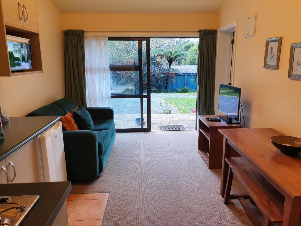 TV a/nebo společenská místnost v ubytování Havelock Garden Motel