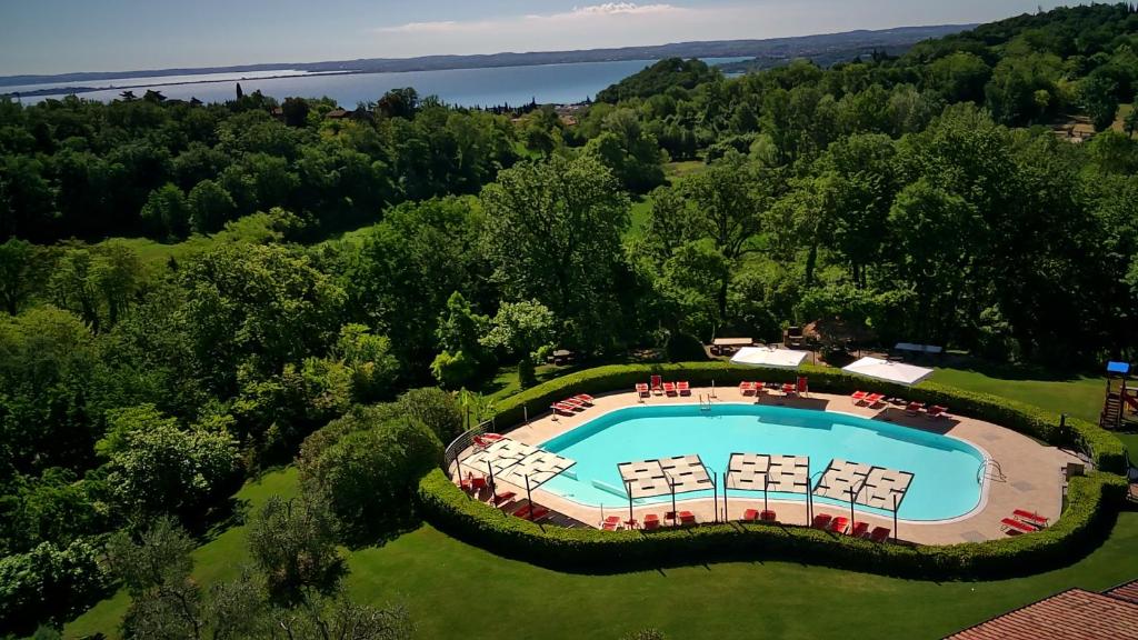 Garda Hill Boutique Apartments with Panoramic Pools e Agriturismo