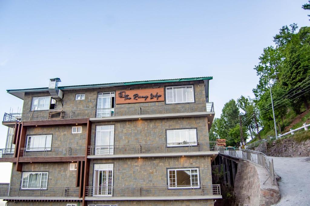 The Roomy Lodge, Murree, Murree – Updated 2023 Prices