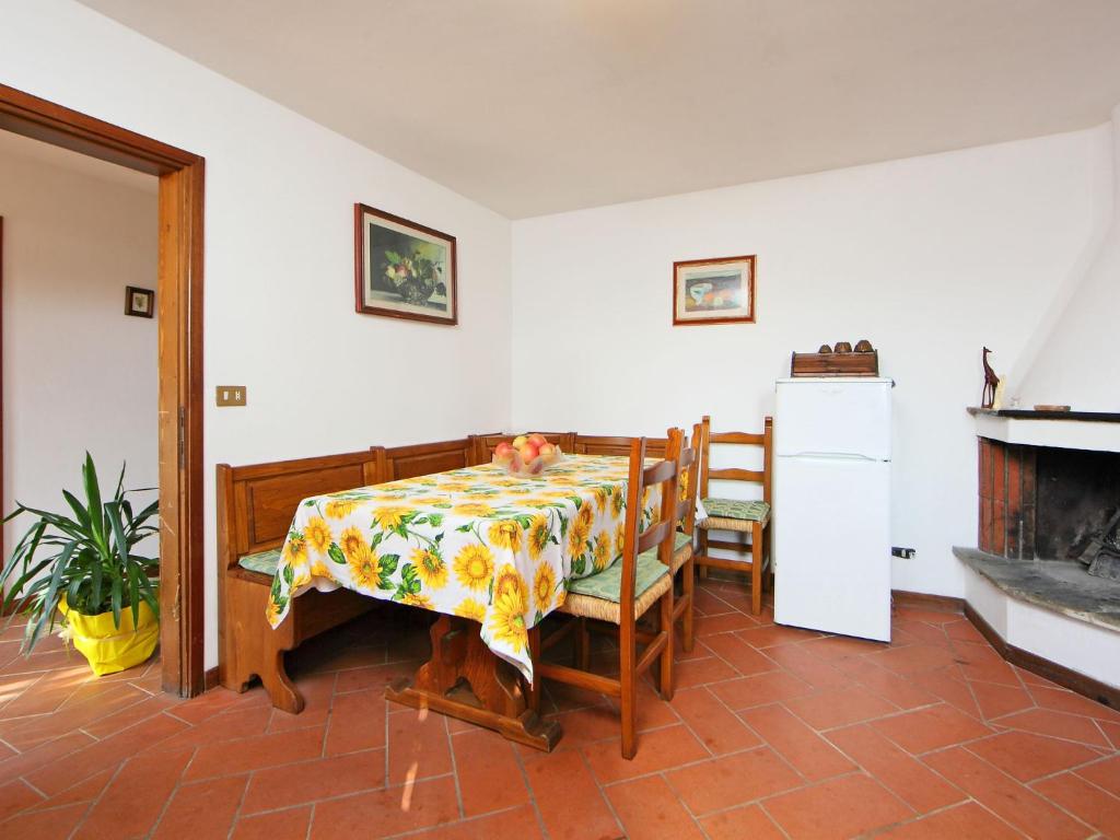 Kuchyňa alebo kuchynka v ubytovaní Holiday Home Posticcia Vecchia by Interhome