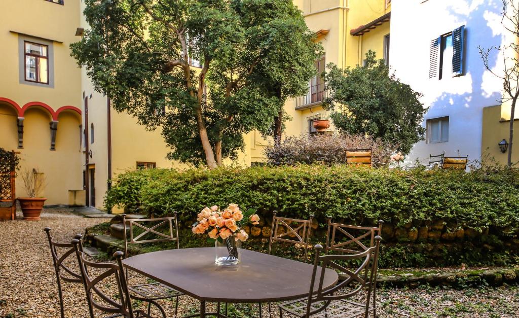 Apartments Florence - Dragomanni Apartment with Garden