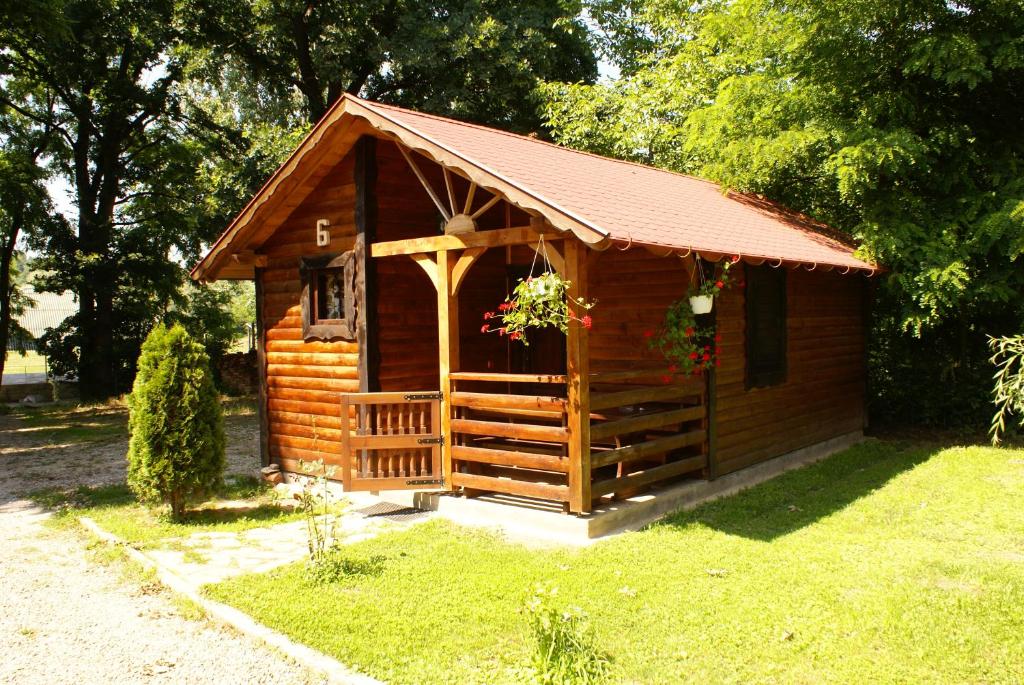 Booking.com: Turul Guesthouse and Camping , Remetea, Rumunsko - 13  Hodnotenia hostí . Rezervujte si hotel ešte dnes!