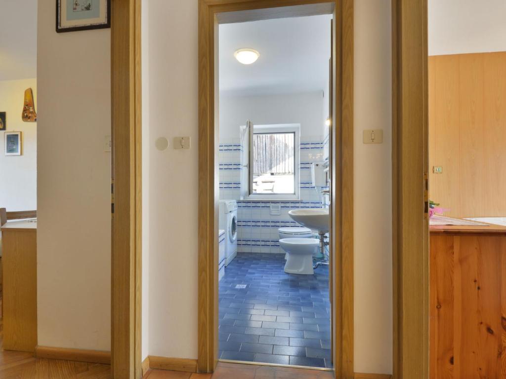 Zdjęcie z galerii obiektu Apartment Tieja de Gotart-1 by Interhome w mieście Vigo di Fassa