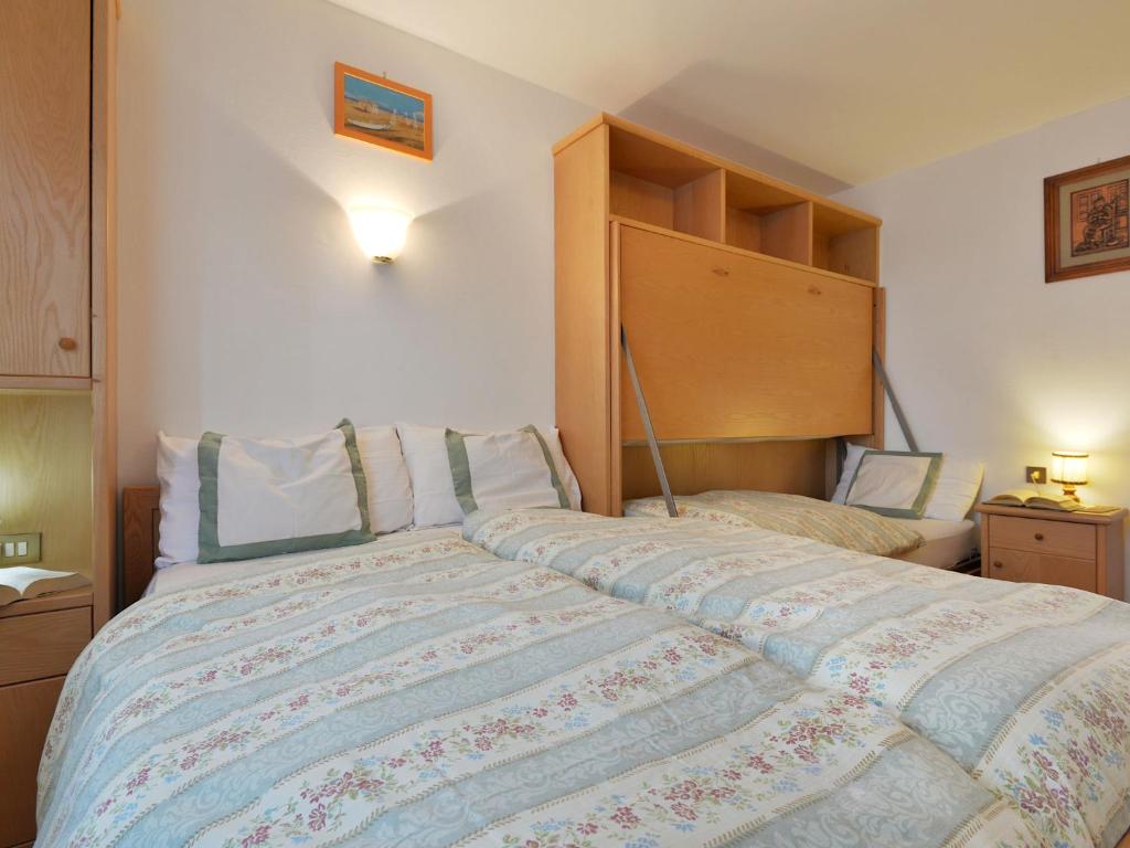 Zdjęcie z galerii obiektu Apartment Tieja de Gotart-1 by Interhome w mieście Vigo di Fassa