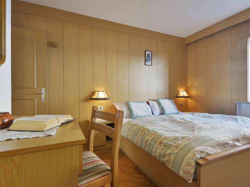 Zdjęcie z galerii obiektu Apartment Tieja de Gotart-1 by Interhome w mieście Vigo di Fassa