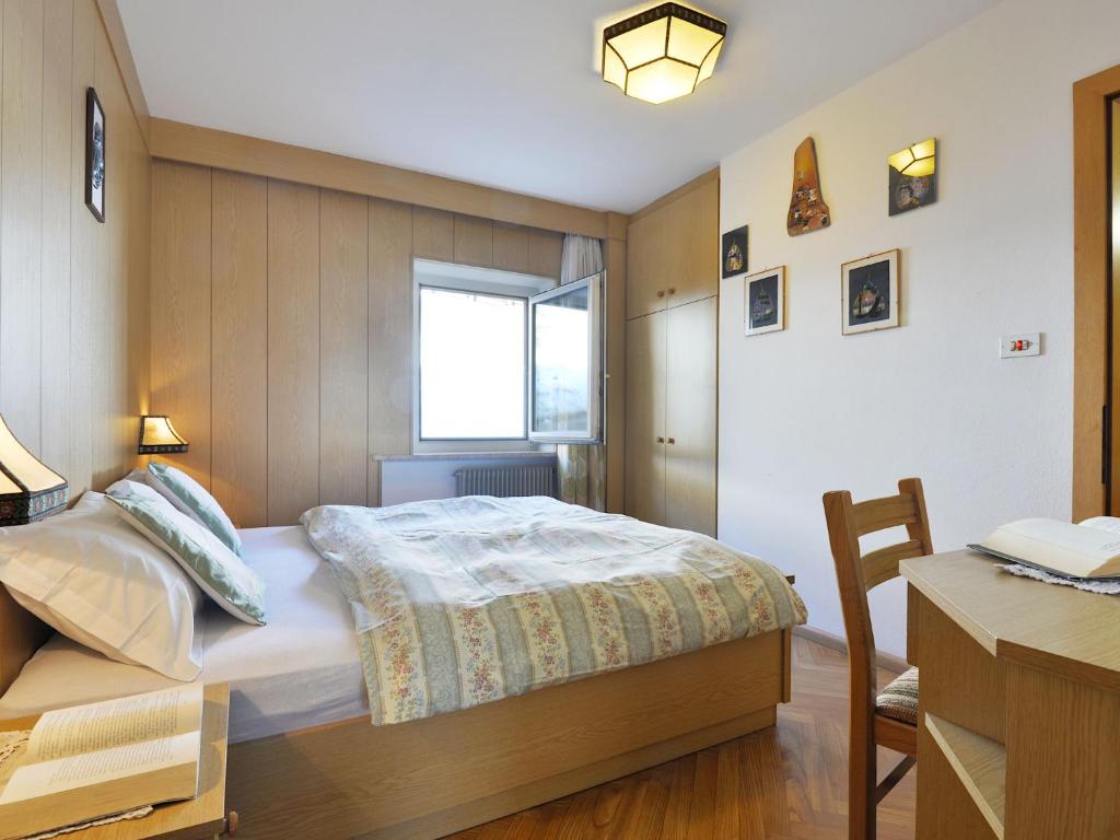 Zdjęcie z galerii obiektu Apartment Tieja de Gotart-1 by Interhome w mieście Vigo di Fassa