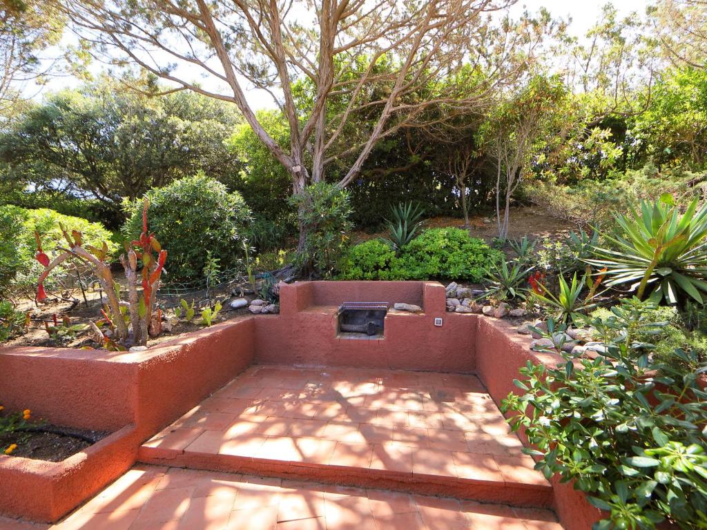 A garden outside Holiday Home Terre Rare by Interhome