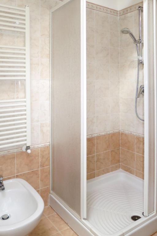 Kúpeľňa v ubytovaní Apartment Il Podere del Lago - BOL253 by Interhome