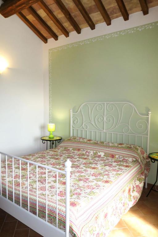 Posteľ alebo postele v izbe v ubytovaní Apartment Il Podere del Lago - BOL253 by Interhome