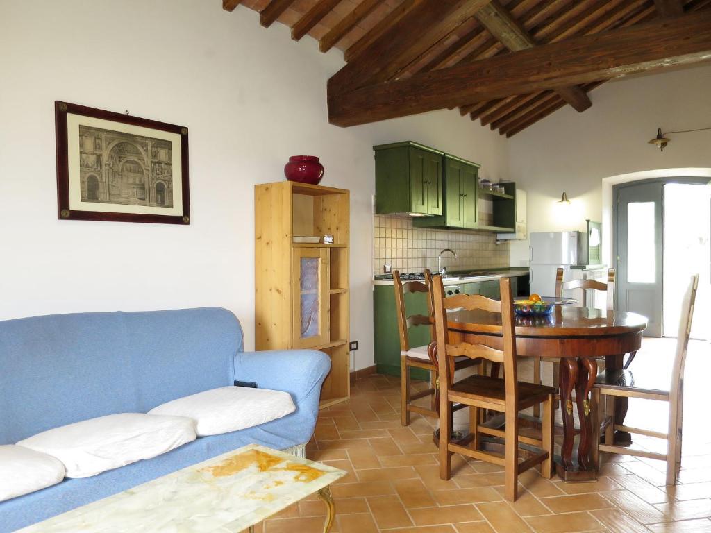 Kuchyňa alebo kuchynka v ubytovaní Apartment Il Podere del Lago - BOL253 by Interhome