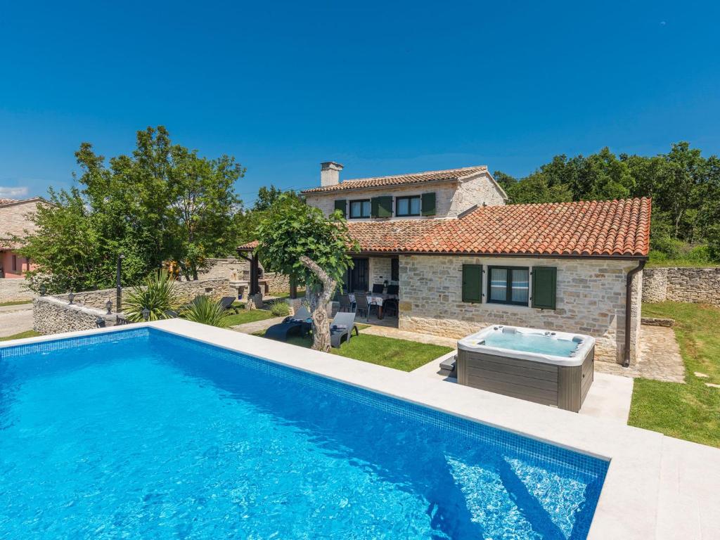 Bazén v ubytovaní Holiday Home Villa Ana Rita by Interhome alebo v jeho blízkosti