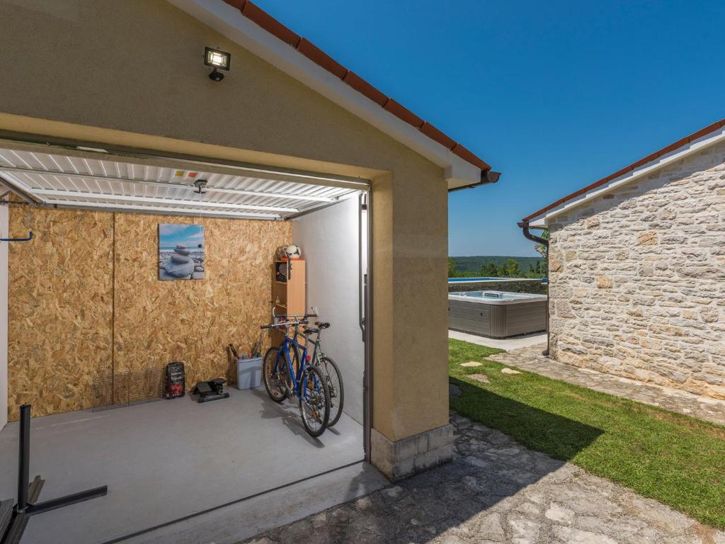 Jazda na bicykli v okolí ubytovania Holiday Home Villa Ana Rita by Interhome