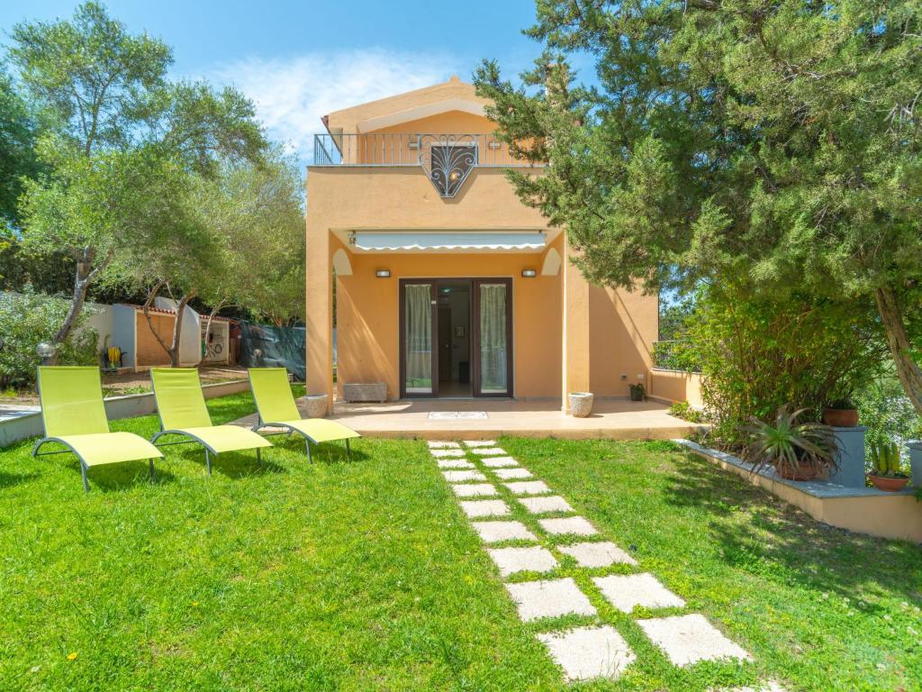 A garden outside Holiday Home Pellicano by Interhome