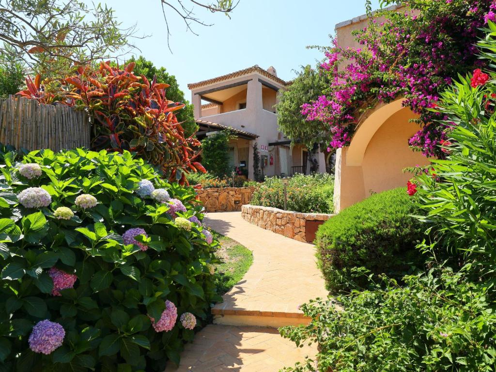 Vonkajšia záhrada v ubytovaní Holiday Home Dalia 15 - Vista Village by Interhome