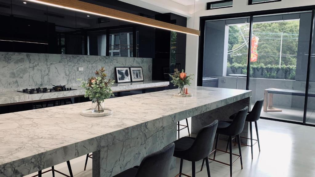 Crowne Plaza Sydney Burwood by IHG - Resim 45