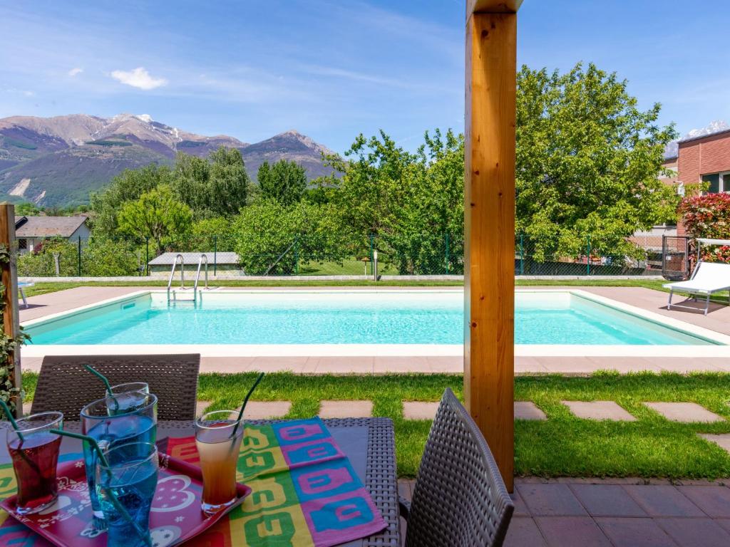Basen w obiekcie Holiday Home Gelsomini - CCO521 by Interhome lub w pobliżu