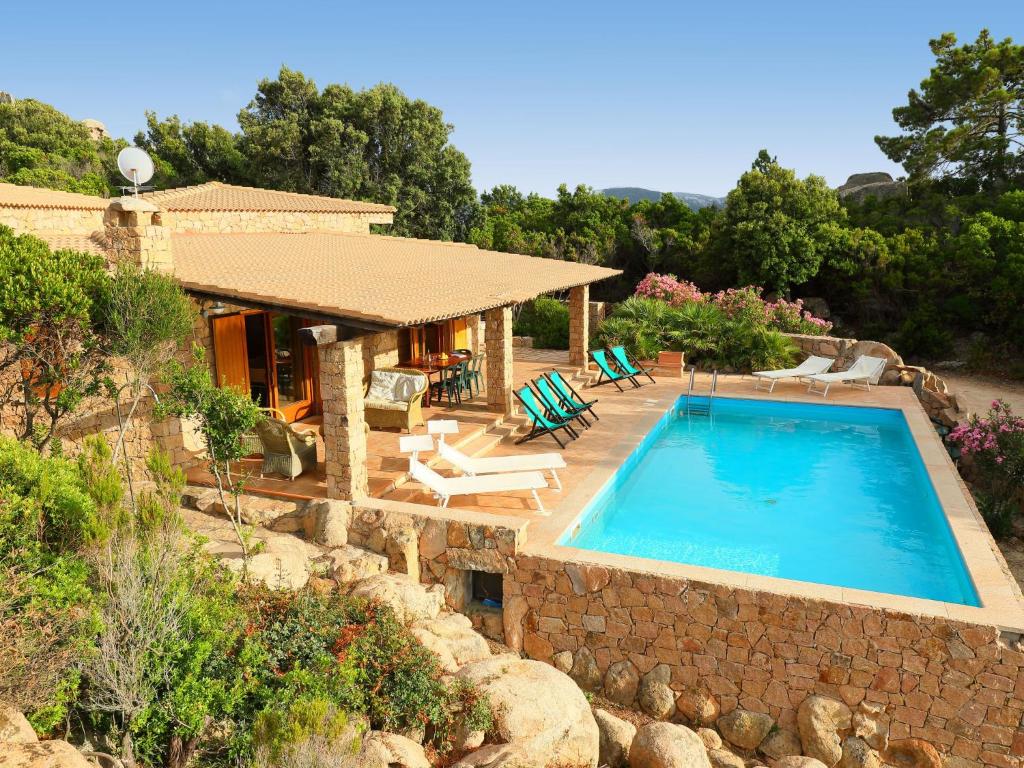 The swimming pool at or close to Villa Petra Rossa by Interhome