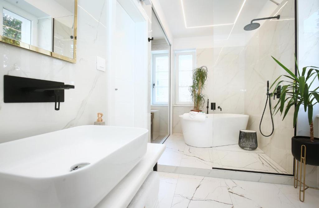 Garden Luxury Rooms - 6