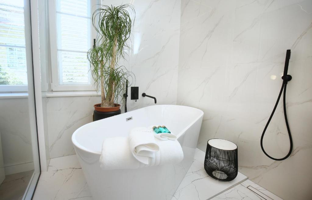 Garden Luxury Rooms - 7