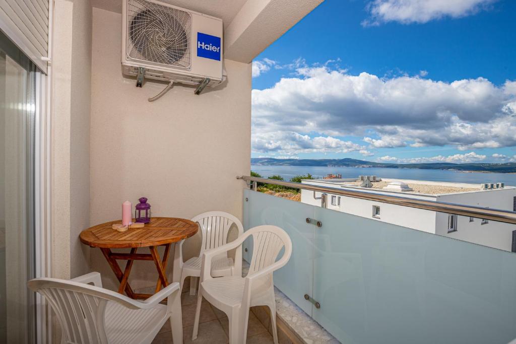 Balkón nebo terasa v ubytování Apartmani Relax
