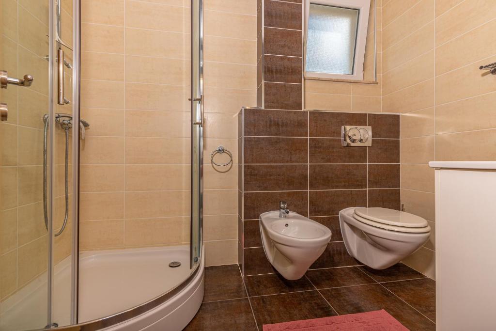 Koupelna v ubytování Apartmani Relax