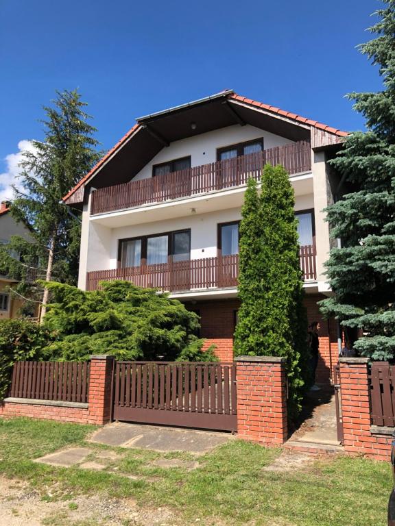 Budova, v ktorej sa apartmán nachádza