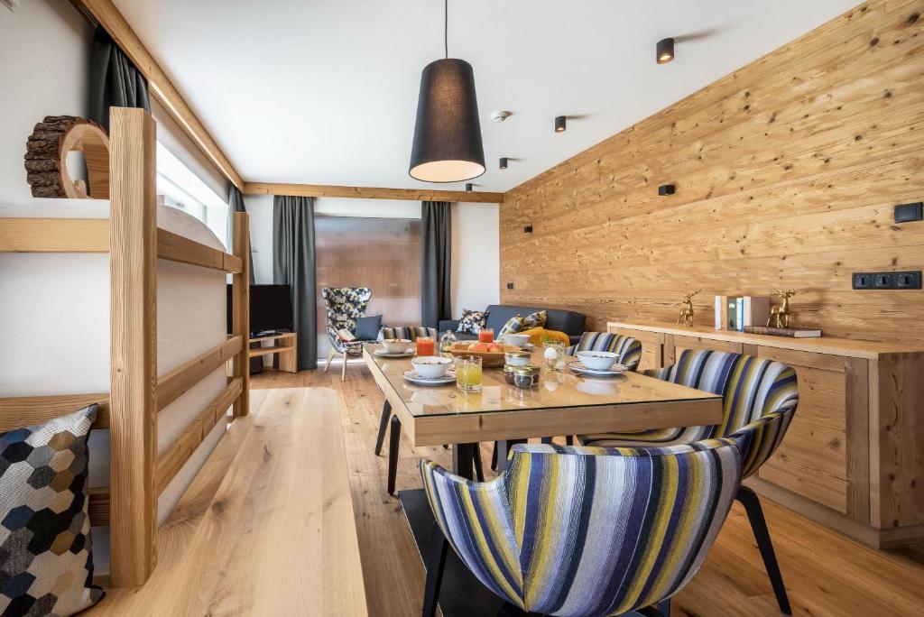 Jídlo v aparthotelu nebo okolí