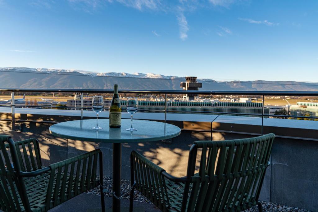 Nash Suites Airport Hotel - Resim 26