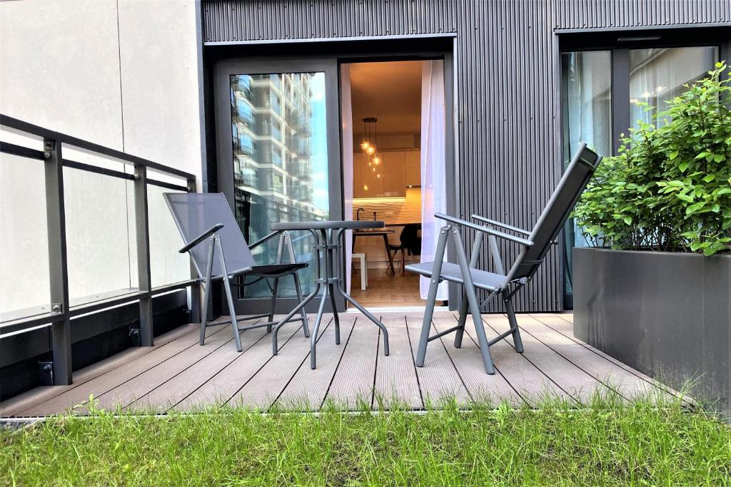 Vonkajšia záhrada v ubytovaní erApartments Mennica Residence