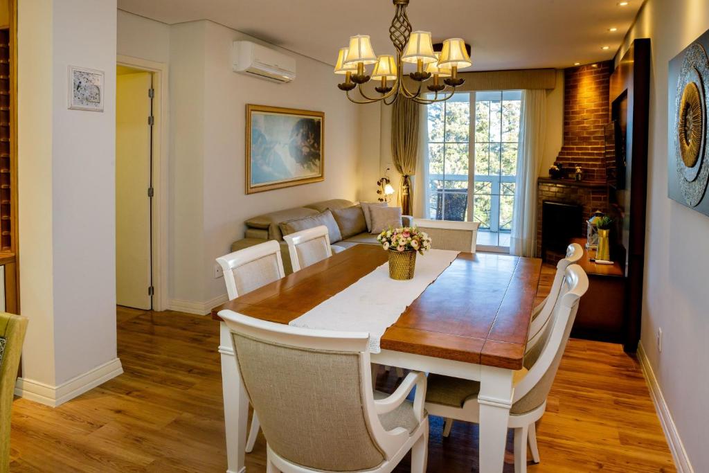 Apartamento amplo e muito bem decorado na rua da Aldeia do Papai Noel  Apartamento amplo e muito bem decorado na rua da Aldeia do Papai Noel